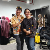 Sharing session sektor wellness sekaligus kurasi untuk event JITEX dengan Pak Phillip Gunawan, Komisaris PT Tempo Scan Pasific, tbk, Direktur Apotik Roxy dan masih banyak lagi beberapa pimpinan perusahaan yang nantinya akan berkolaborasi depan UMKM. Eh, ketemu Oma cantik @nyonyaswan founder Dapur Solo setelah lama banget ga ketemu. Sehat - sehat ya Oma. Sangat senang bisa mendapatkan inspirasi dari senior - senior yang sudah duluan berkarya dan sukses.